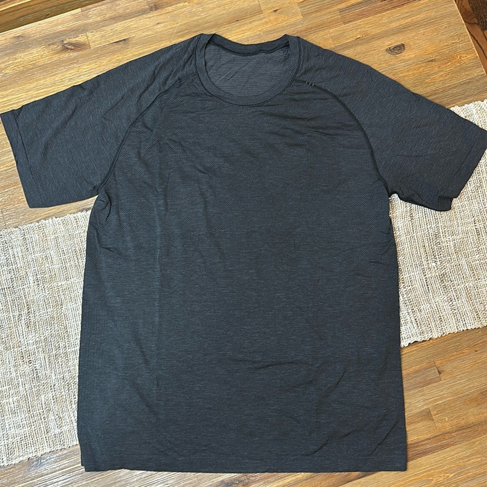 Men’s Lululemon Short Sleeve VTeck Shirt